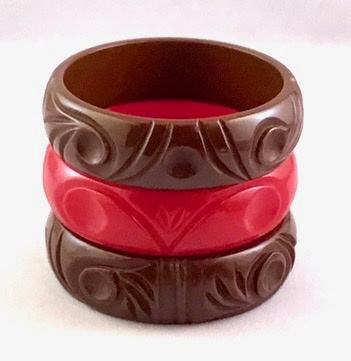 BB14 red & brown carved bangles